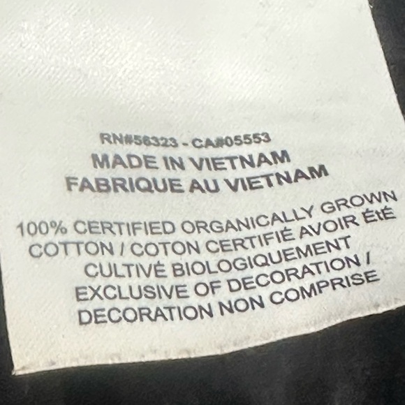 Nike Black Graphic Crop Tee - Picture 2 of 9